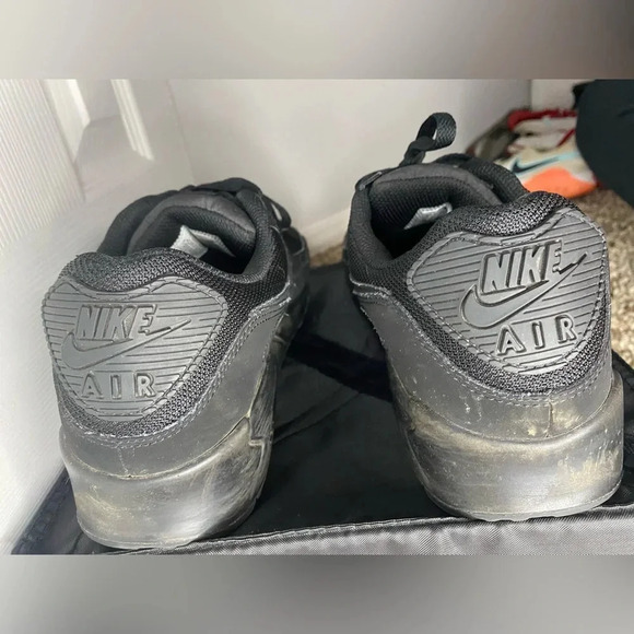 Nike air maxes - Picture 4 of 7